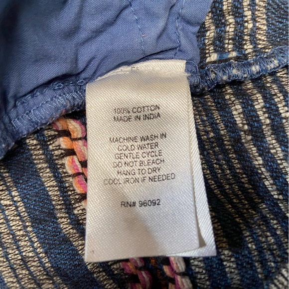 Fleur Bleue Serape Jacquard Textured Short 10 - Picture 7 of 11